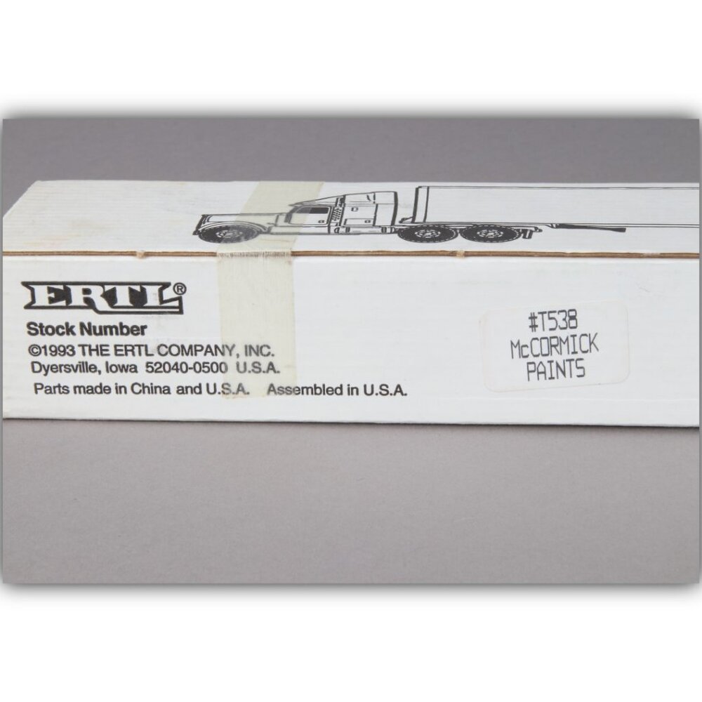 Ertl 1/64th T538 Mc Cormick Paints International cab With Trailer 1993 - Picture 2 of 2